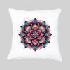 Coussin blanc vue de face Fleurs Mandala I Housse de coussin Fleurs ~ Mandala