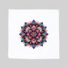 Housse de coussin blanc vue de face Fleurs Mandala I Housse de coussin Fleurs ~ Mandala
