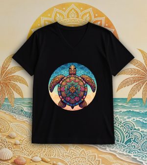 T-shirt noir col V homme vue de face Tortue mandala I Col V Hommes / Tortue ~ Mandala